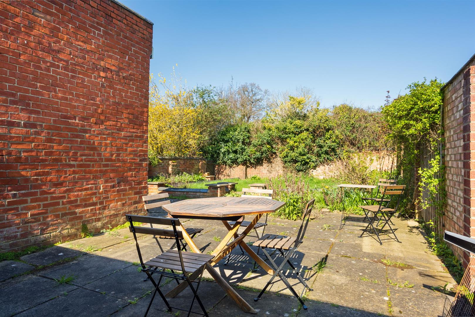 3 bed property in Park Road, Henley-On-Thames